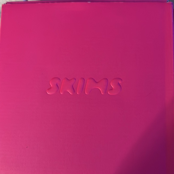 Skims 6 pack - 3 pack tank top and 3 pack briefs Heart and arrow multi - Picture 13 of 13